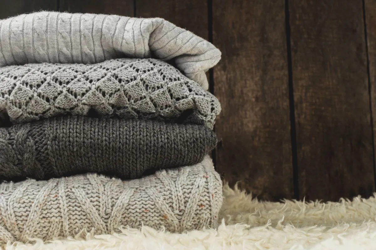 冬物のクリーニングと自宅ケアの判断基準